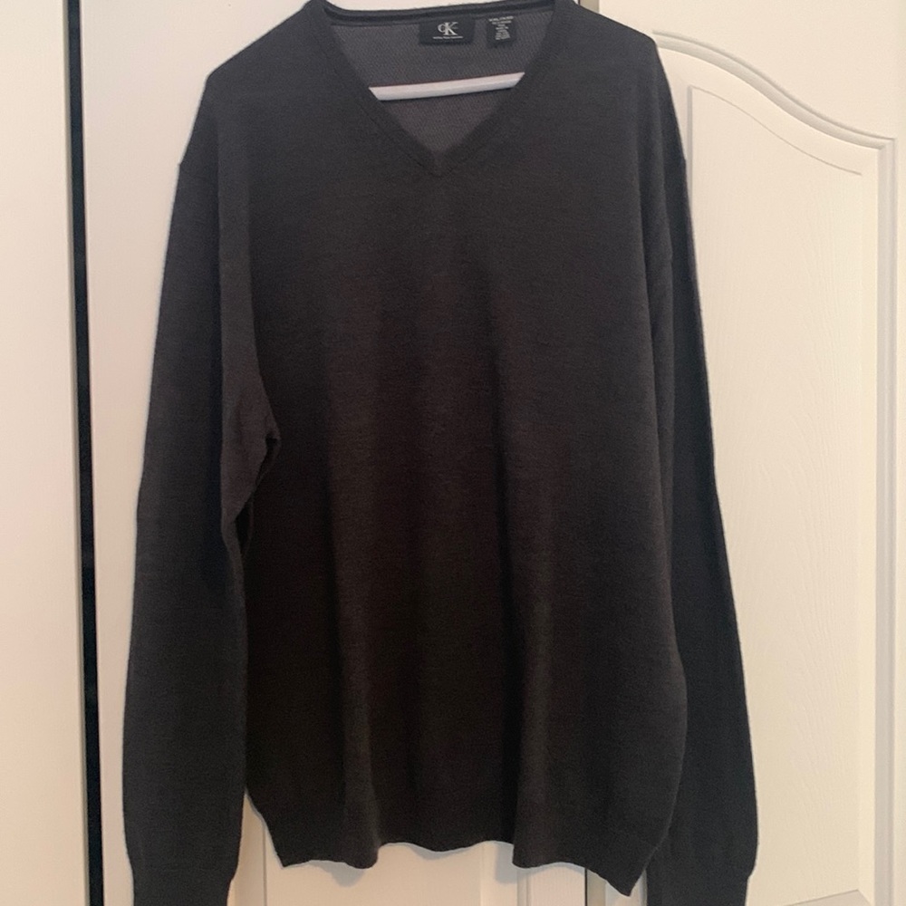 Calvin Klein mens V neck wool sweater
